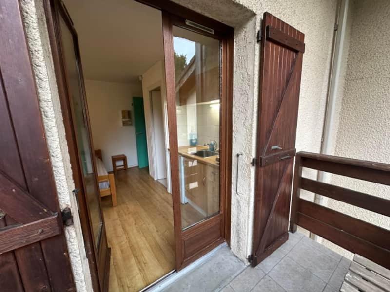 Studios Corenc Luaran gambar